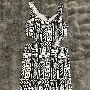 Forever 21 Black and White Geometric Backless Dress